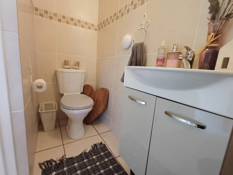 2 Bedroom Property for Sale in Protea Heights Western Cape